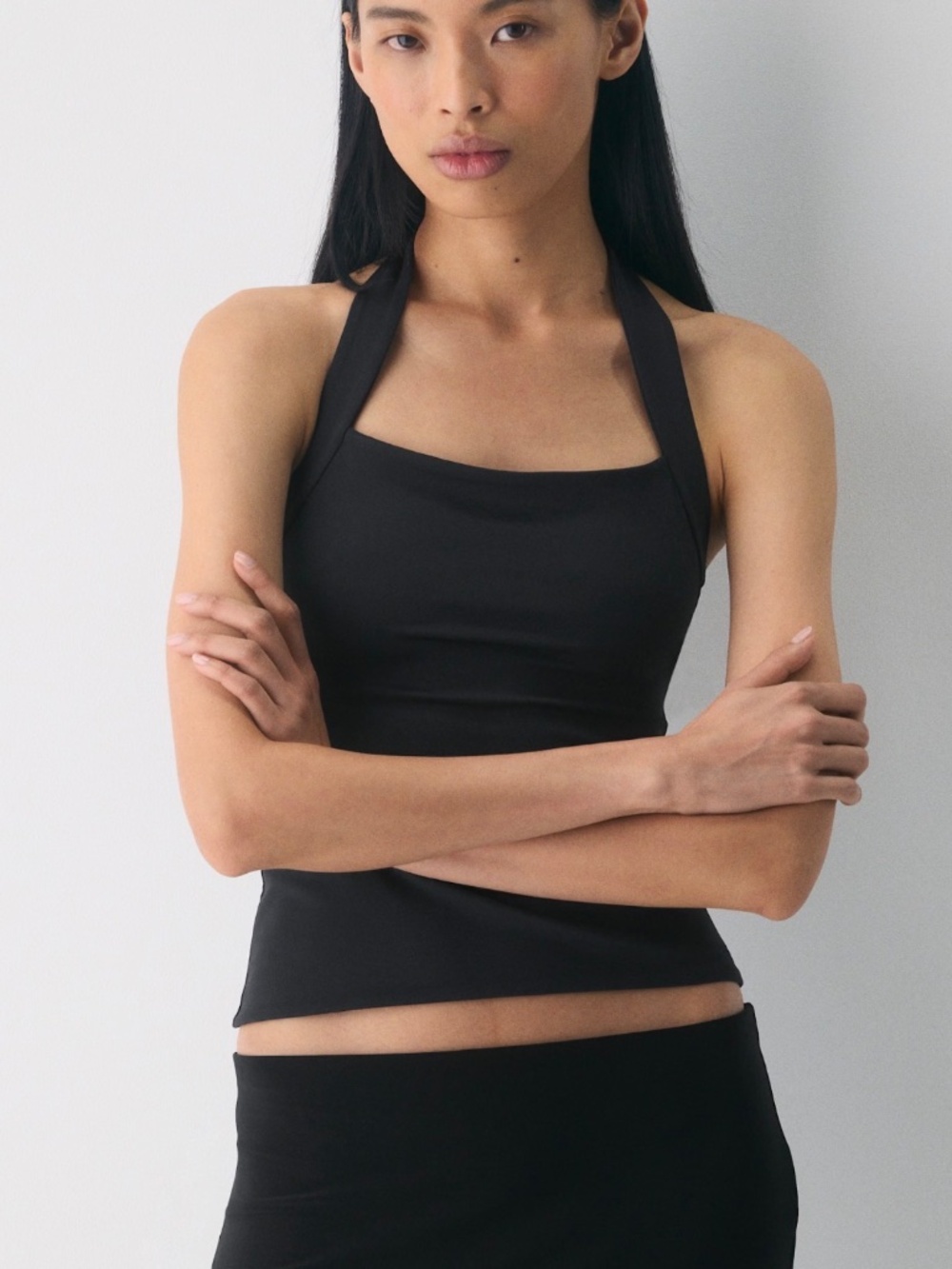 Aritzia Original Contour Optimum Halter Top-Black-M